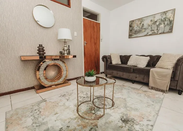 Studio Apartment-Kloof Street